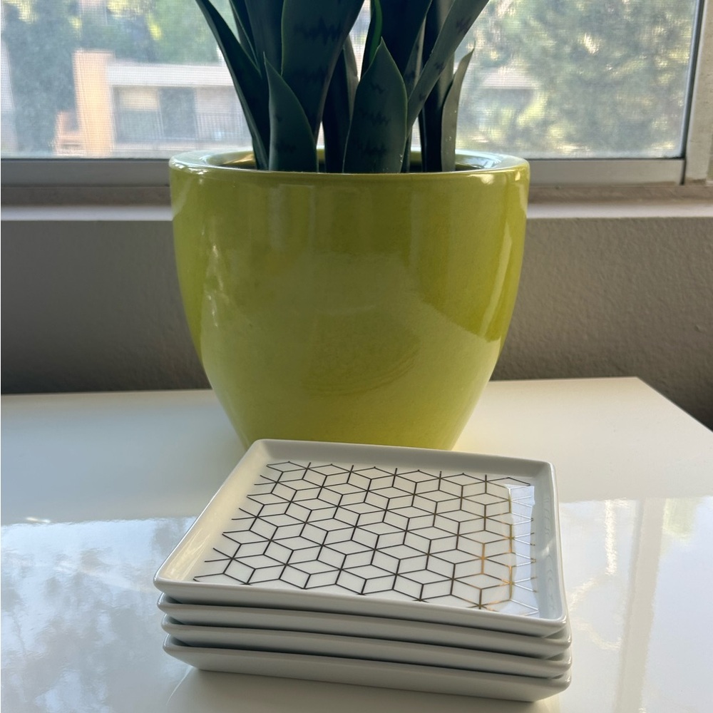 Modani Geometric Patterned Square Plates